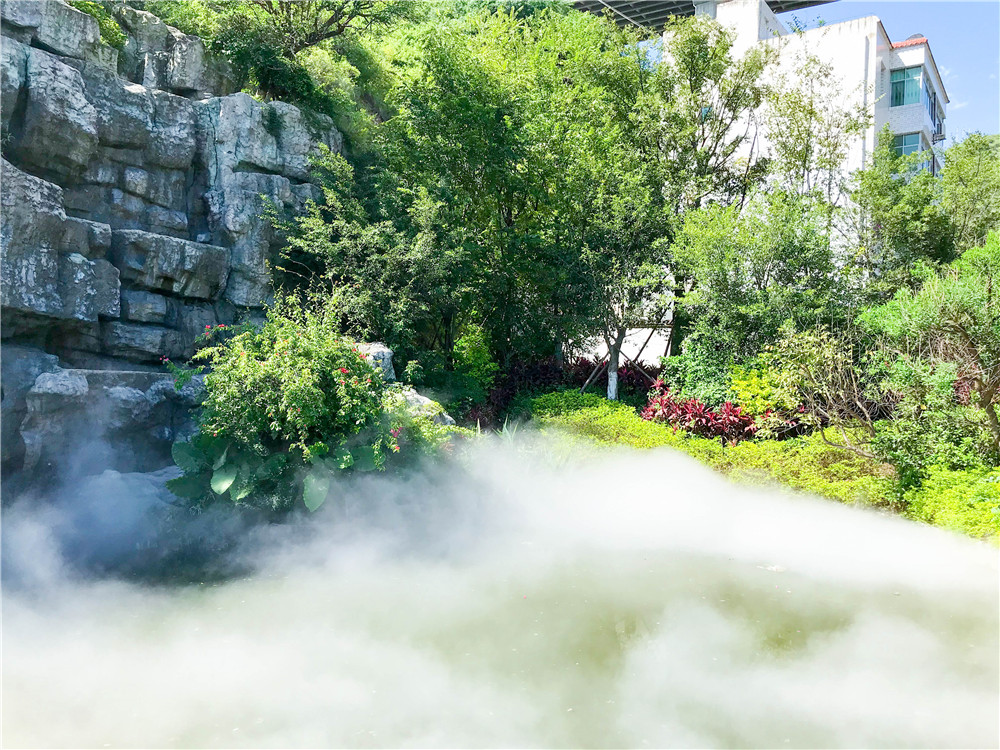 度假区假山人造雾景观 假山人造雾